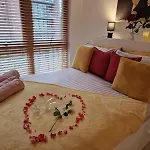 Luxury Modern Apartment Stay